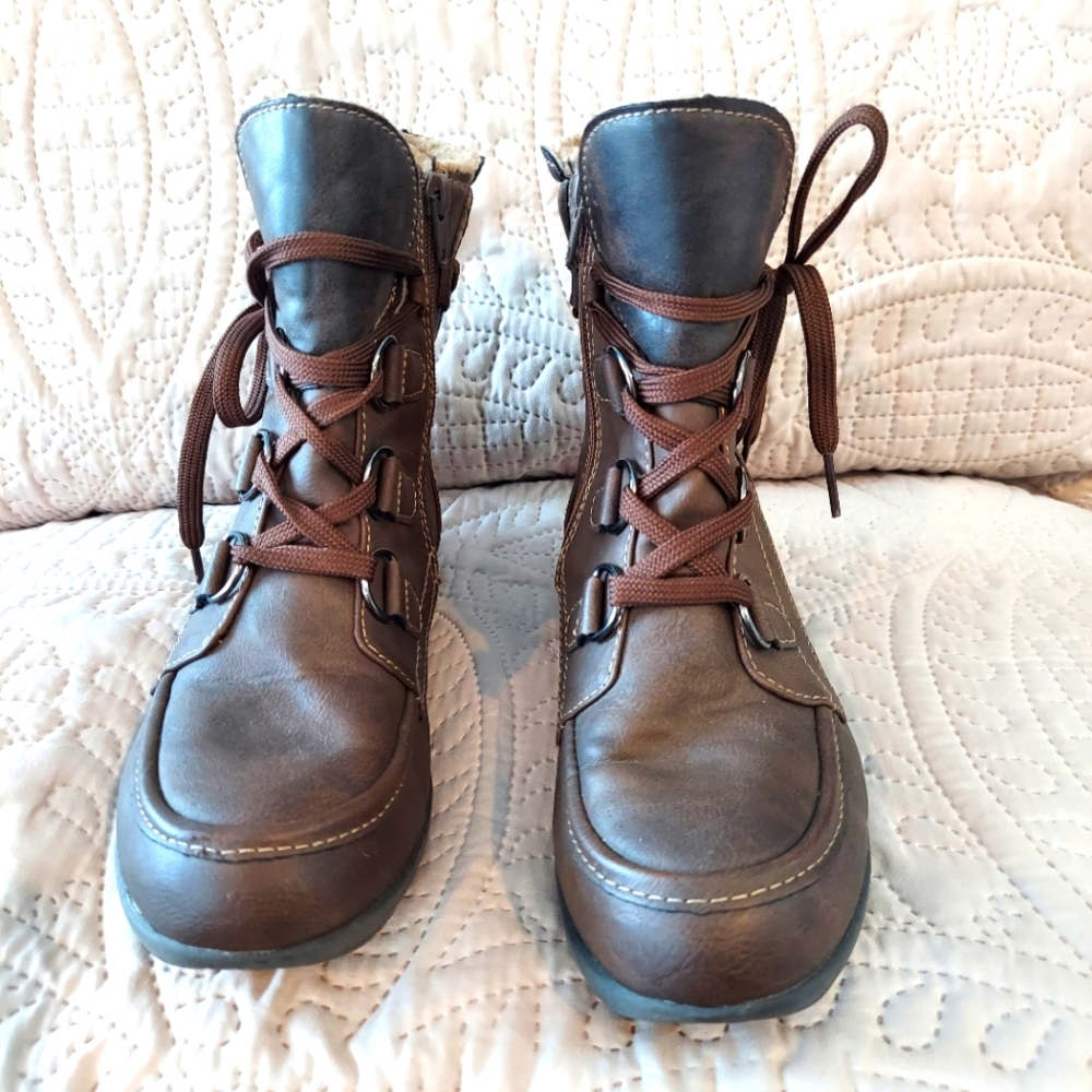 Sporto womans boots brown side zipper water resistant Size 6.5